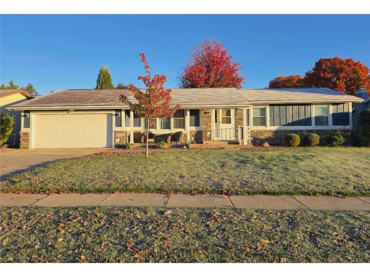 803 Centennial Parkway, Waunakee, WI 53597 - Image #1