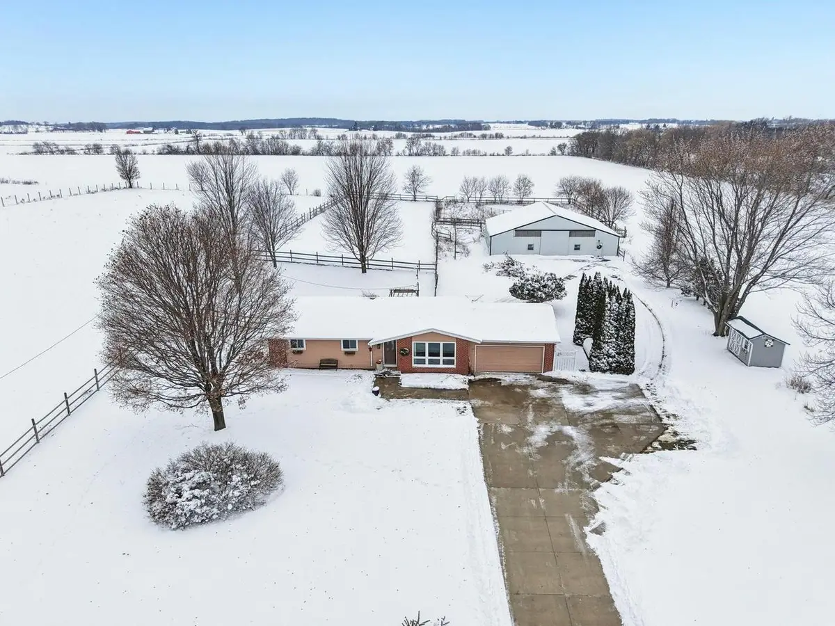 5665 Oak Park Road, Marshall, WI 53559 - Image #1