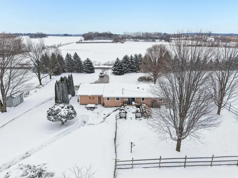 5665 Oak Park Road, Marshall, WI 53559 - Image #2