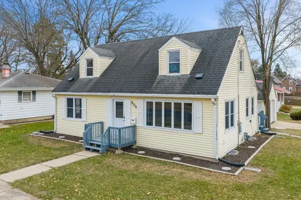 904 Seymour Street, Reedsburg, WI 53959