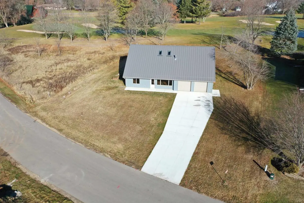 N8568 Seward Dr, Berlin, WI 54923 - Image #1