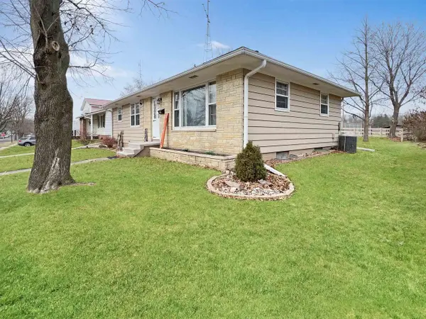 937 Seymour Street, Reedsburg, WI 53959