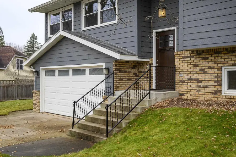 5902 Roosevelt Street, Middleton, WI 53562 - Image #3