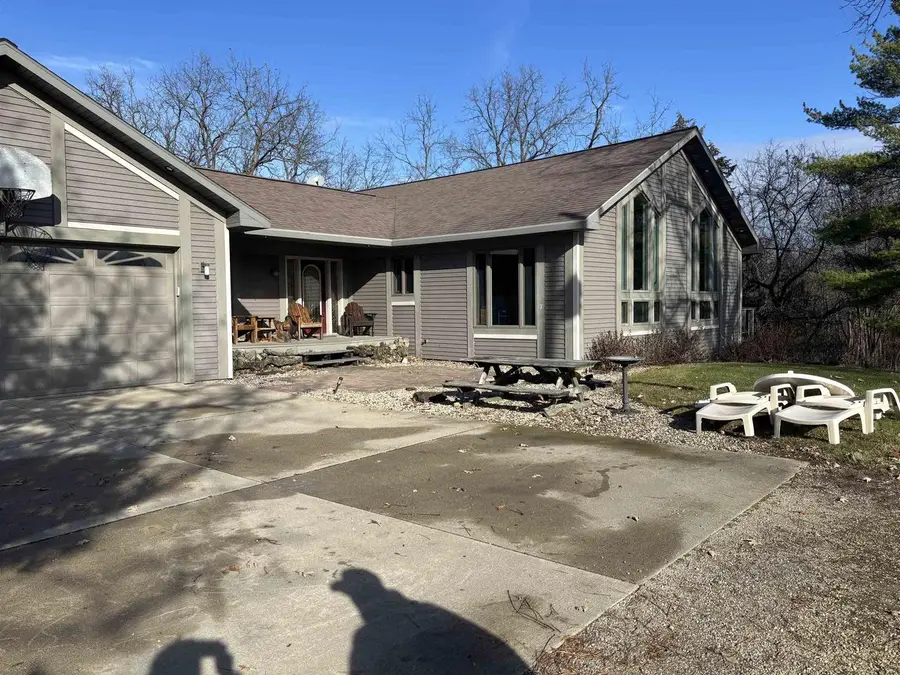 8675 Phillippine Road, South Wayne, WI 53587 - Image #3