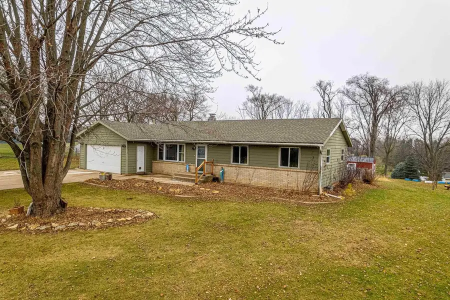 W5526 Rolling Acres Lane, Monroe, WI 53566 - Image #2