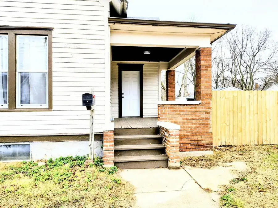 717 Vernon Avenue, Beloit, WI 53511 - Image #2