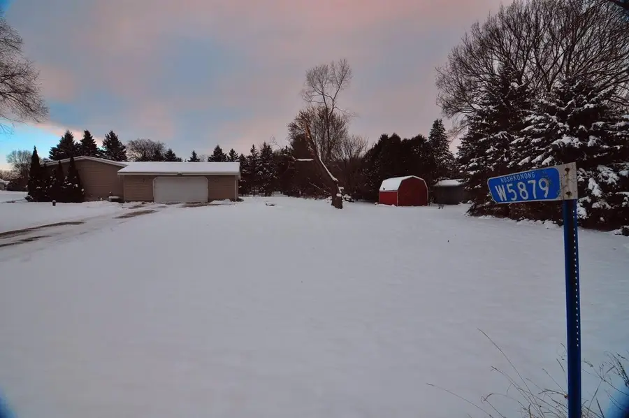 W5879 Arbor Road, Fort Atkinson, WI 53538 - Image #3