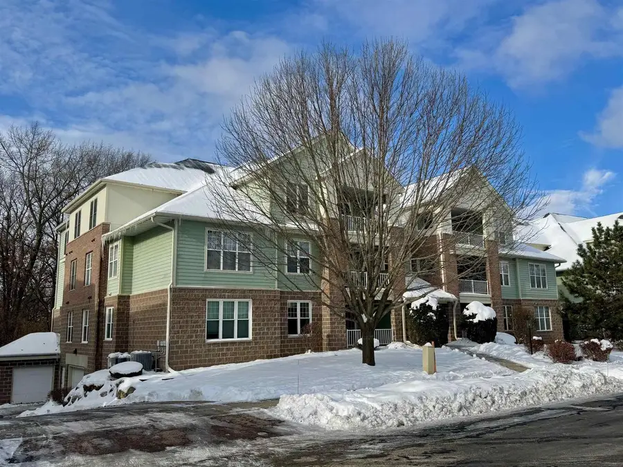 5500 Caddis Bend #104, Fitchburg, WI 53711 - Image #2