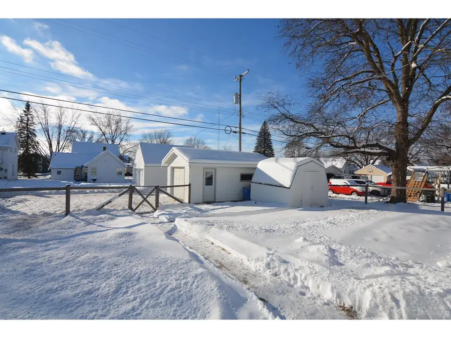 710 W Conant Street, Portage, WI 53901 - Image #2