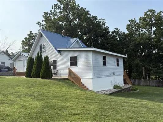 300 W Main Street, Montfort, WI 53569