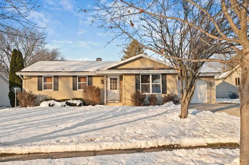 700 Shu Lar Lane, Clinton, WI 53525 - Image #1