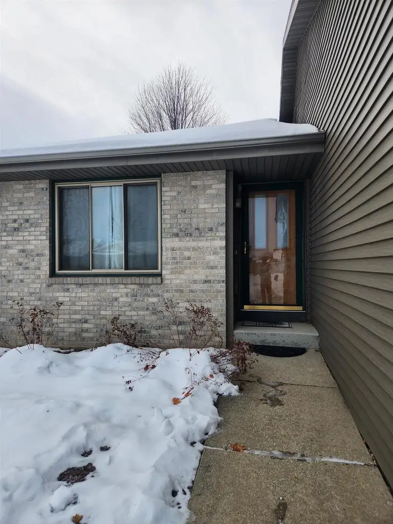 2715 N Wuthering Hills Drive, Janesville, WI 53546 - Image #2