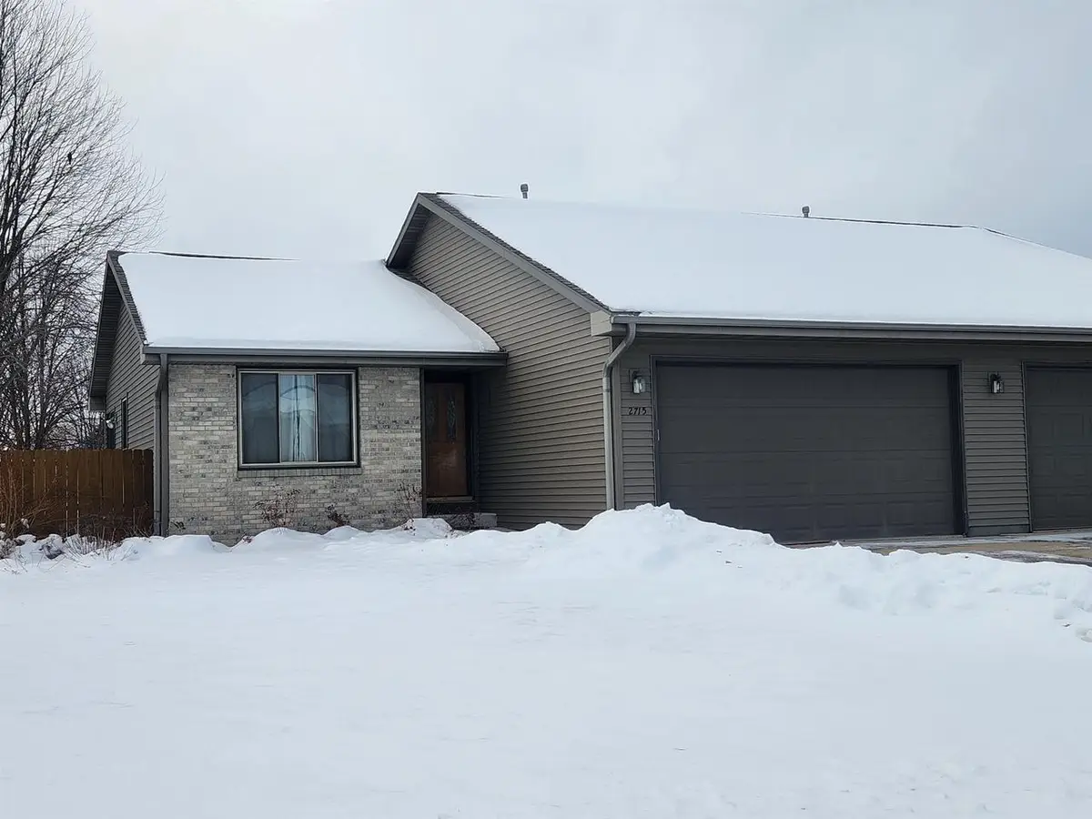 2715 N Wuthering Hills Drive, Janesville, WI 53546 - Image #1