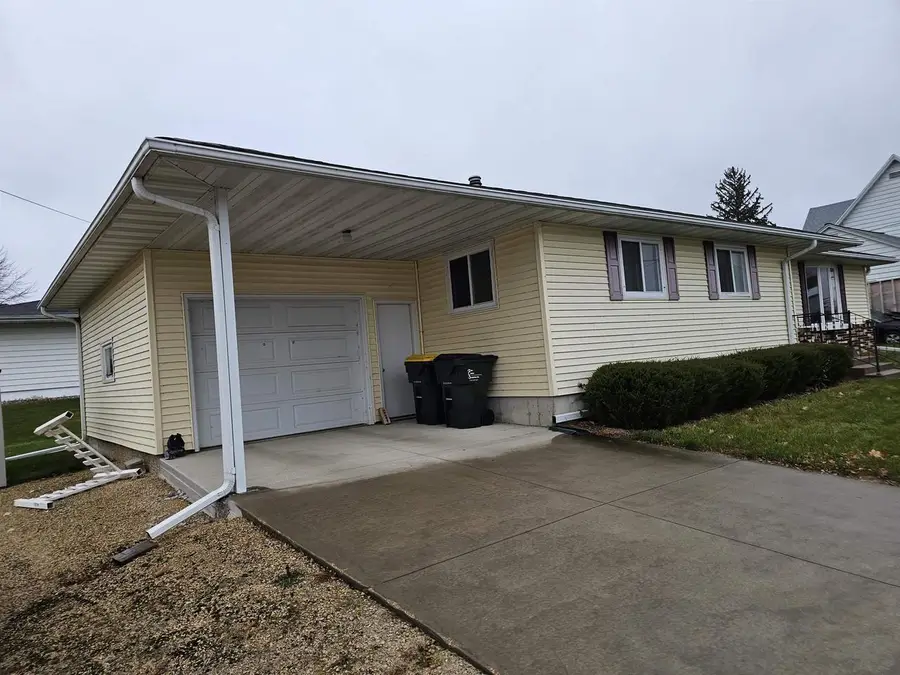 625 4th Street, Bloomington, WI 53804 - Image #2