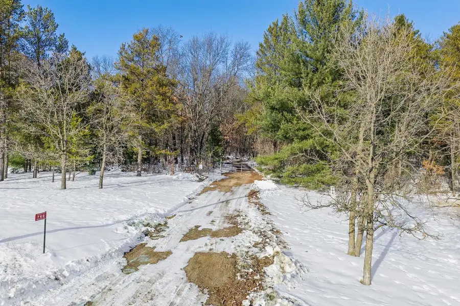 766 Freedom Avenue, Wisconsin Dells, WI 53965 - Image #3