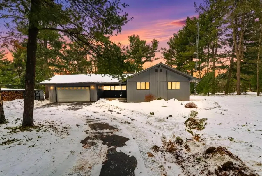 W5690 Cherokee Lane, New Lisbon, WI 53950 - Image #2