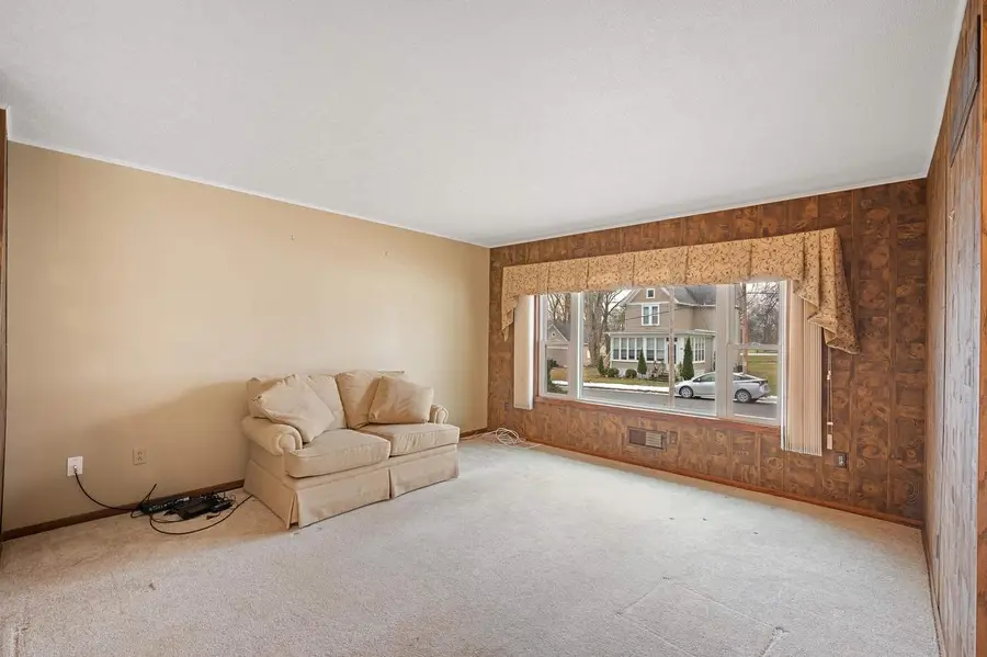 205 W Cherry Street, Fox Lake, WI 53933 - Image #3