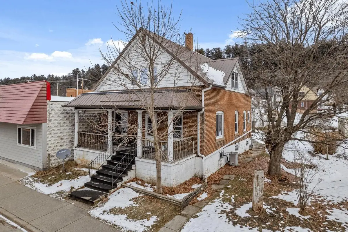 104 Center Street, Wonewoc, WI 53968 - Image #1