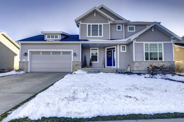 9635 Tawny Acorn Drive, Verona, WI 53593