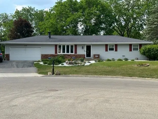 209 Hilltop Circle, Brooklyn, WI 53521 - Image #2