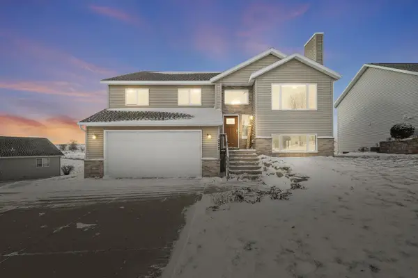 1032 VISTA RIDGE Drive, Mount Horeb, WI 53572