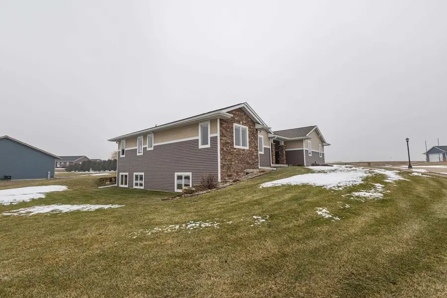 1560 Cornerstone Circle, Platteville, WI 53818 - Image #3