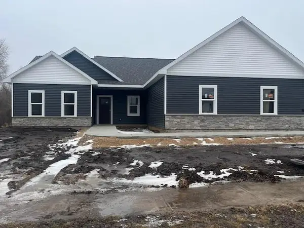 190 Deerrun Drive, Fall River, WI 53932