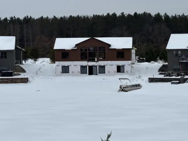 W5772 Island View Drive, New Lisbon, WI 53950