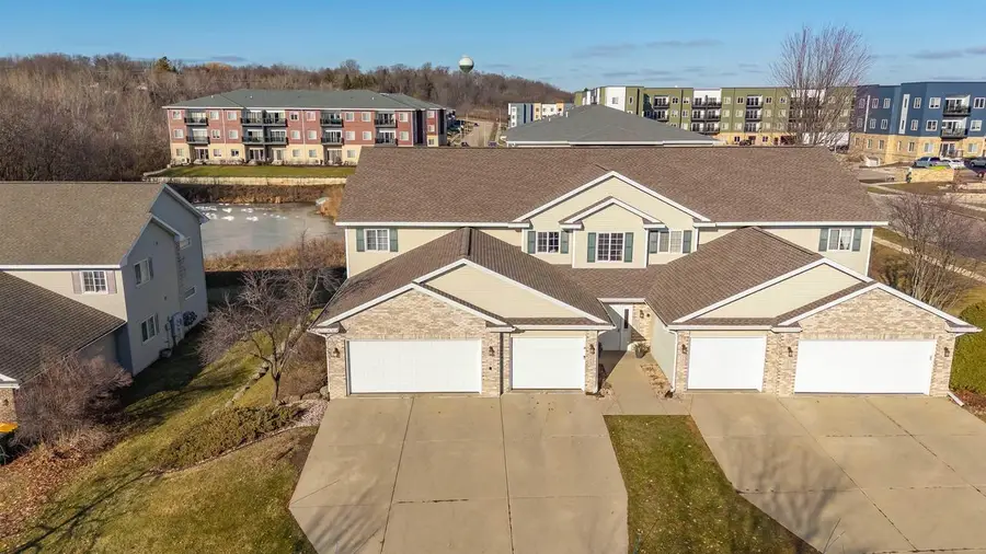 205 Parador Place, Cottage Grove, WI 53527 - Image #2