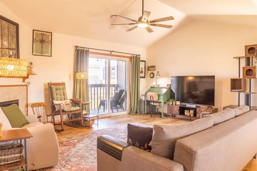 205 Parador Place, Cottage Grove, WI 53527 - Image #3