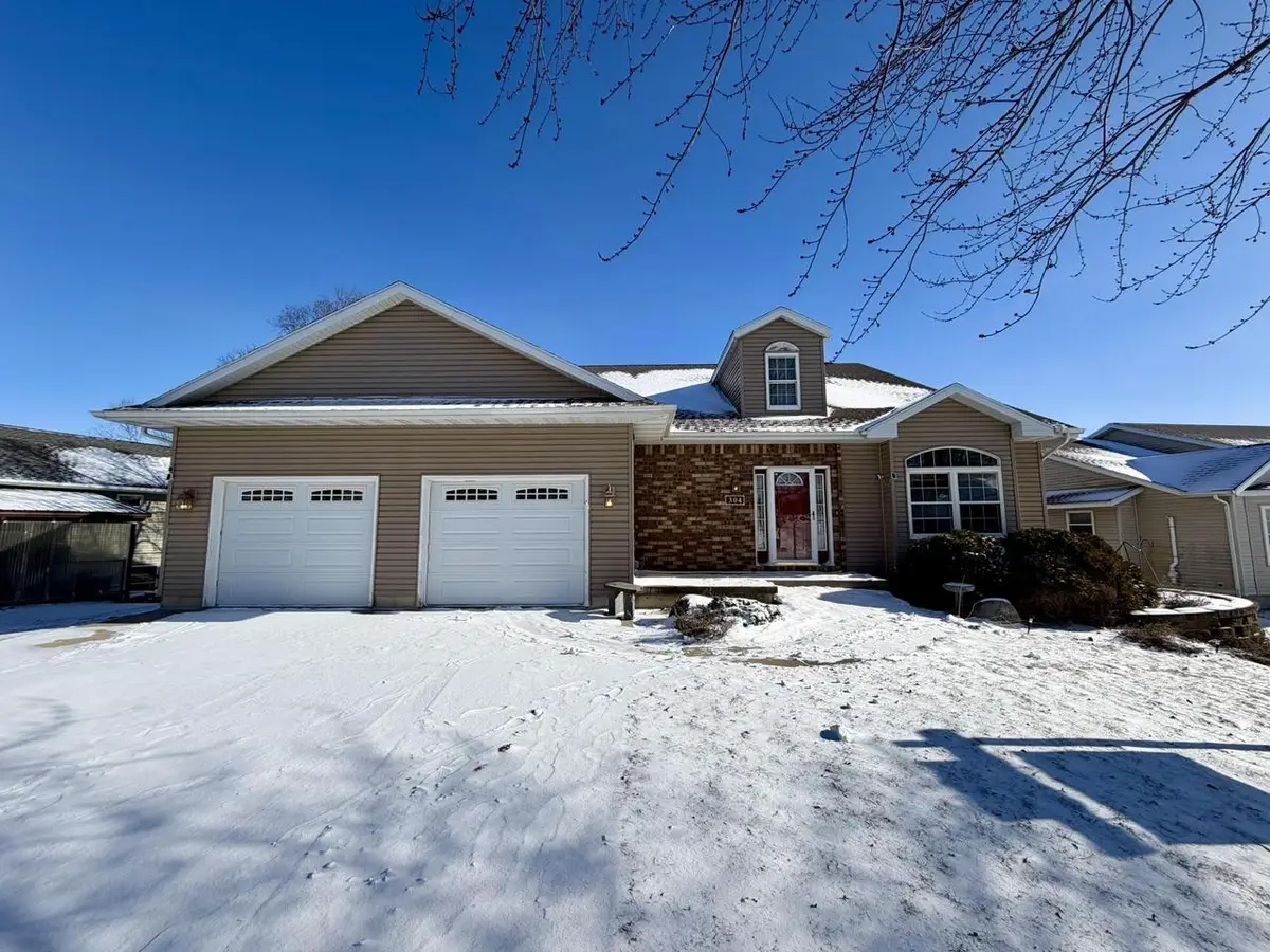 304 N 11th Avenue, Monroe, WI 53566 - Image #1