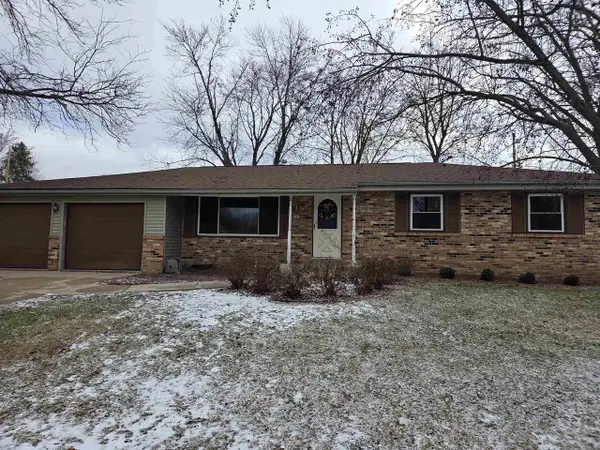 385 S Woodland Drive, Whitewater, WI 53190