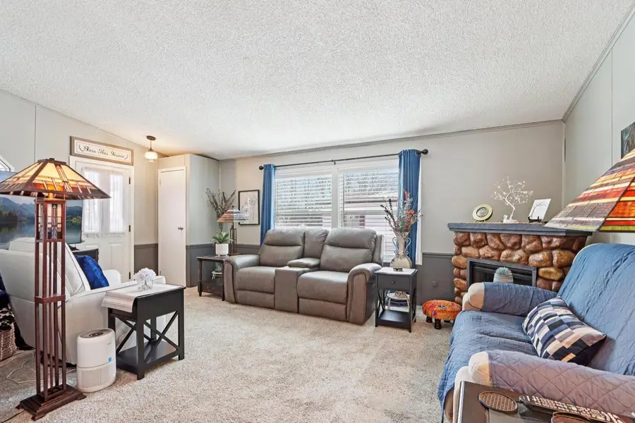 412 Oak Lodge Road, Waterford, WI 53185 - #3