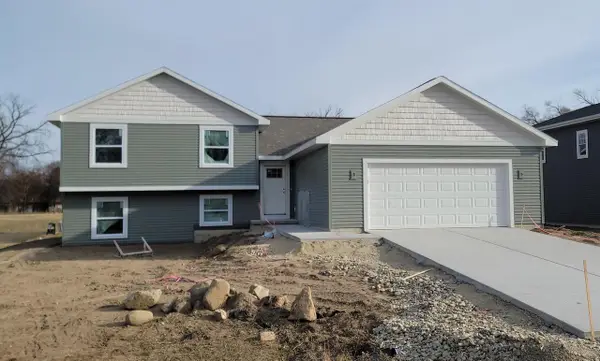 11526 N Indian Summer Drive, Edgerton, WI 53534