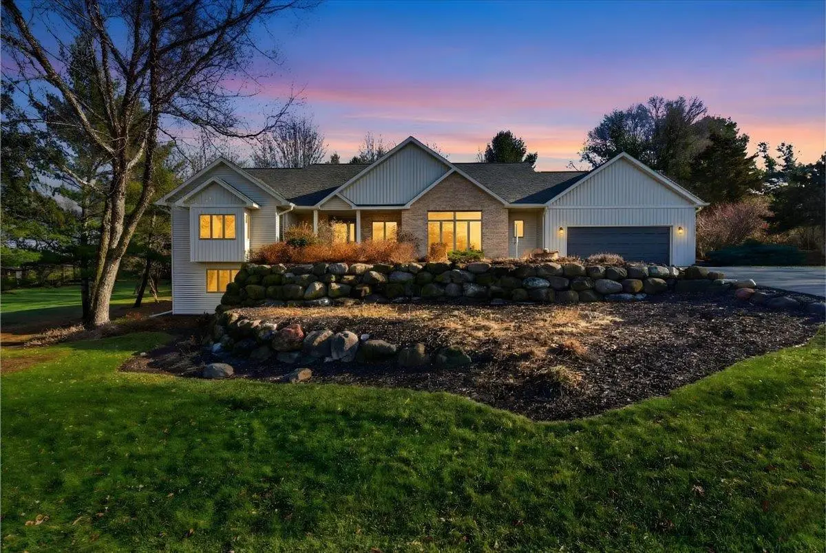 8328 N Cemetery Road, Evansville, WI 53536 - Image #1