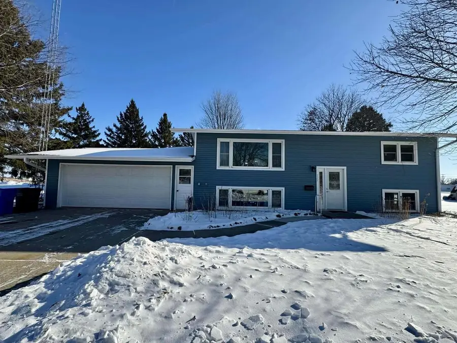 122 Circle Drive, Randolph, WI 53956 - Image #2