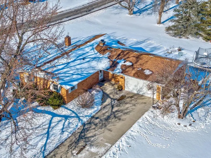 2718 Hilltop Drive, Sun Prairie, WI 53590 - Image #2