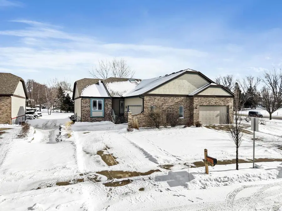9106 Waterside Street, Middleton, WI 53562 - Image #2