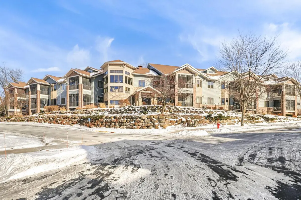 10 Glen Brook Way #109, Fitchburg, WI 53711 - Image #1