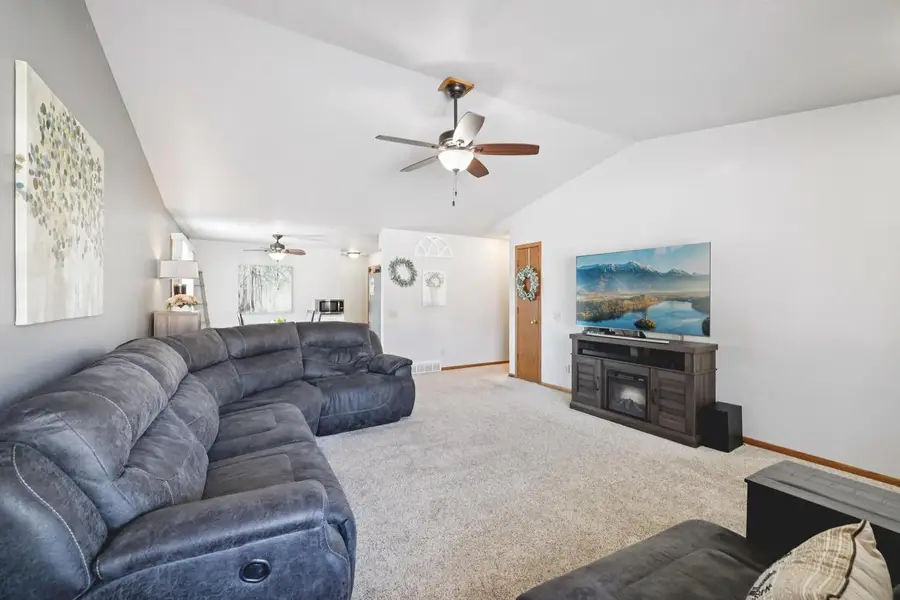 839 Kimseth Circle, Deerfield, WI 53531 - Image #3