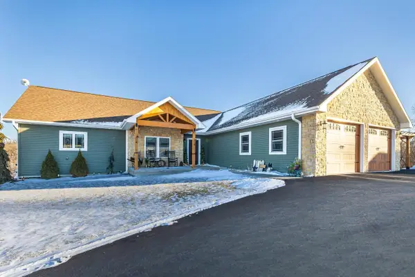 12481 Bluebird Lane, Darlington, WI 53530