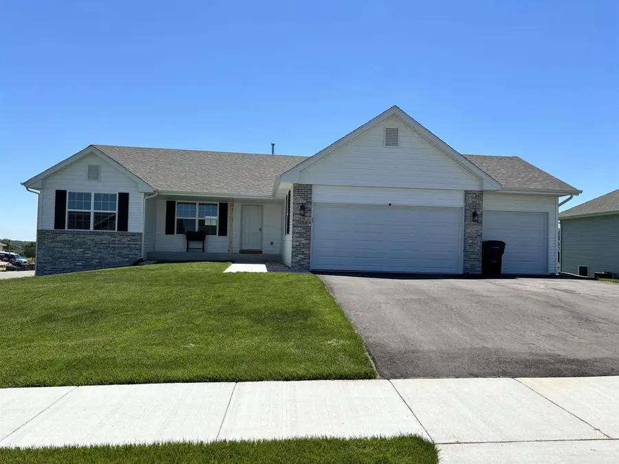 3709 Prairie Falcon Pass, Beloit, WI 53511 - #2
