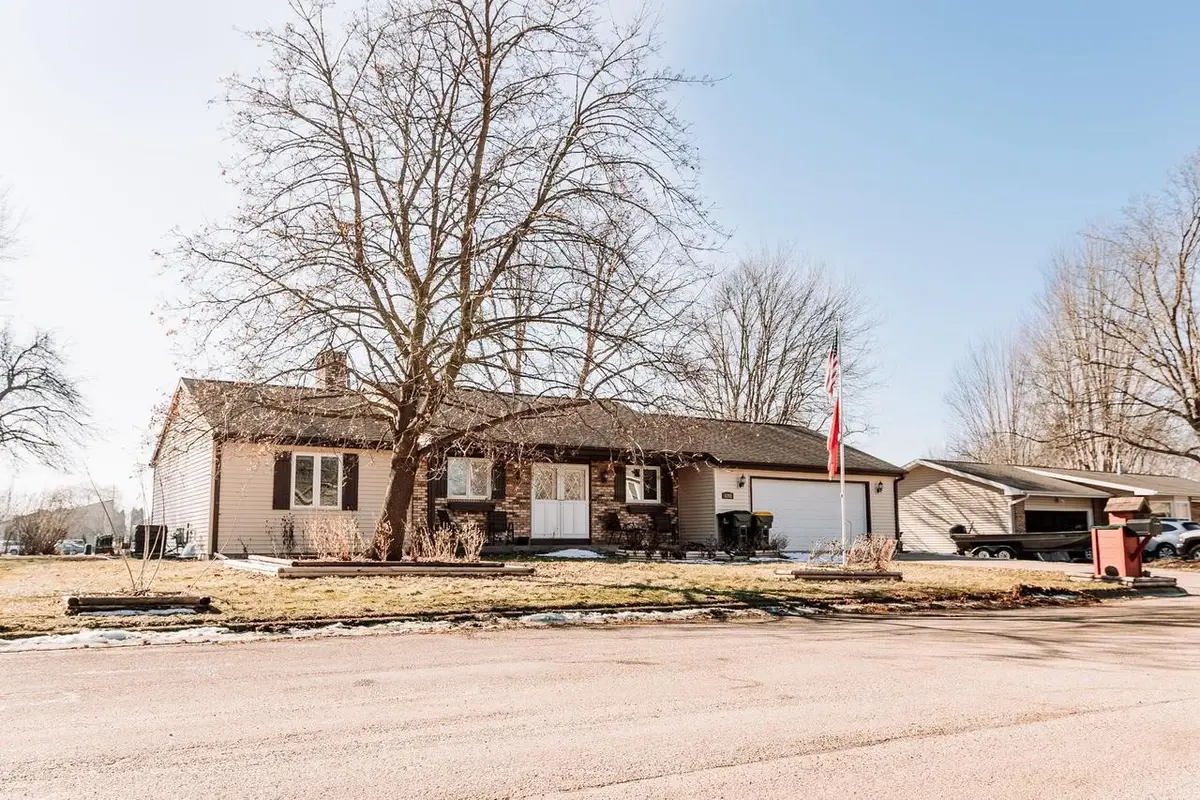 1202 E Iowa Street, Prairie Du Chien, WI 53821 - #1