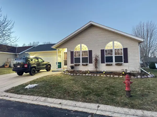 N115W21106 Brookside Circle, Germantown, WI 53022