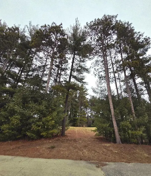 913 Forest Trail, Portage, WI 53901