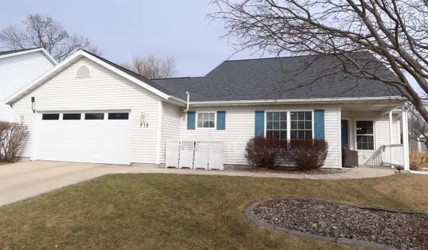 715 N Heatherstone Drive, Sun Prairie, WI 53590