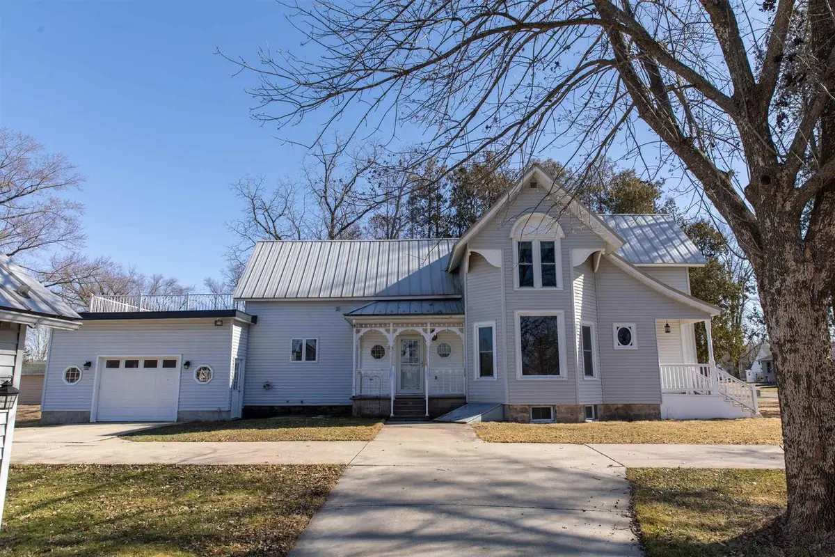 246 E 5th Street, Westfield, WI 53964 - #1