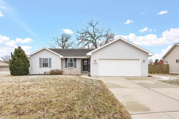1348 Shade Tree Lane, Janesville, WI 53545