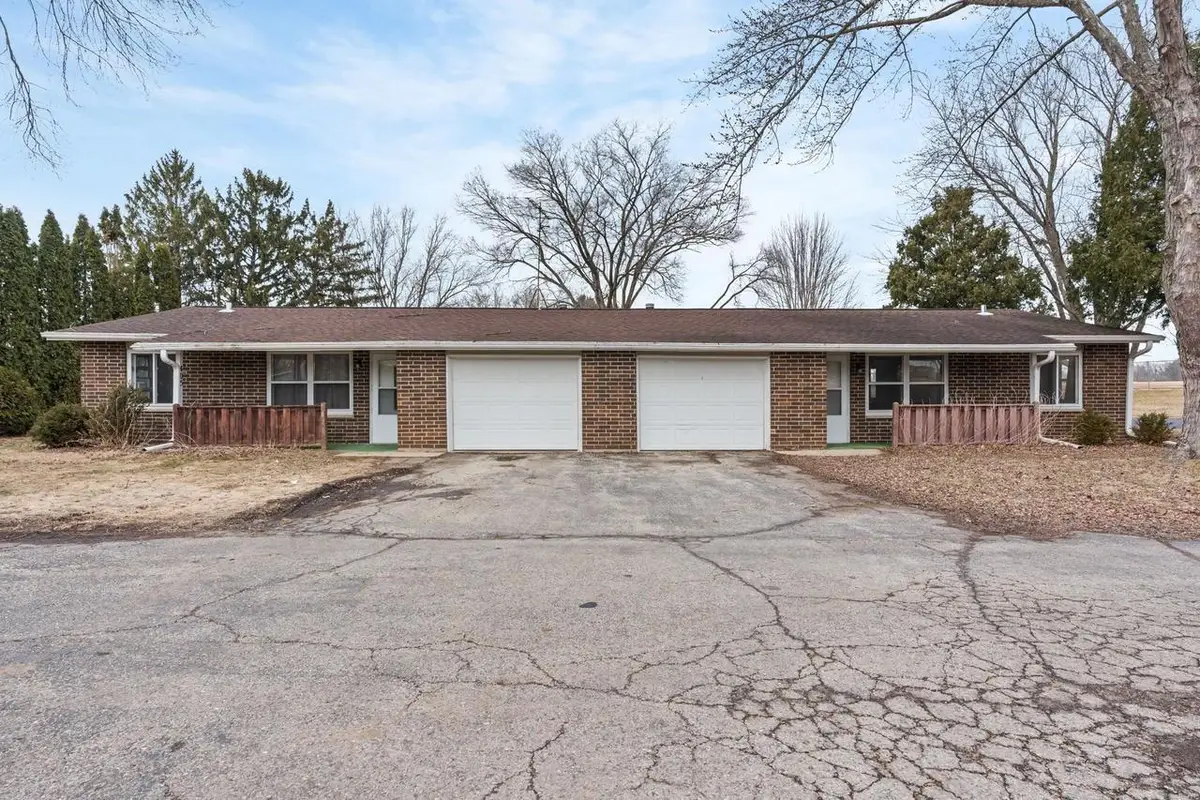 405-407 Simonson Street, Cambridge, WI 53523 - #1