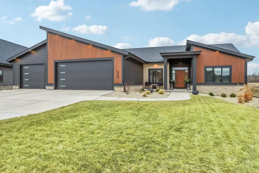 909 Westbridge Court, Waunakee, WI 53597 - #2